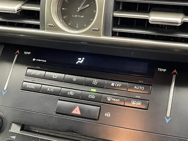 レクサス ＩＳ 300h Fスポーツ 滋賀県 2013(平25)年 6.5万km ホワイトノーヴァガラスフレーク レザーシート/バックカメラ/TRDエアロ/LEDヘッドライト/コーナーセンサー/ドラレコ/クルーズコントロール/パワーシート/シートヒーター/ベンチレーション/純正ナビ/Bluetooth/純正18インチAW