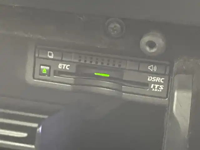 レクサス ＩＳ 300h Fスポーツ 滋賀県 2013(平25)年 6.5万km ホワイトノーヴァガラスフレーク レザーシート/バックカメラ/TRDエアロ/LEDヘッドライト/コーナーセンサー/ドラレコ/クルーズコントロール/パワーシート/シートヒーター/ベンチレーション/純正ナビ/Bluetooth/純正18インチAW