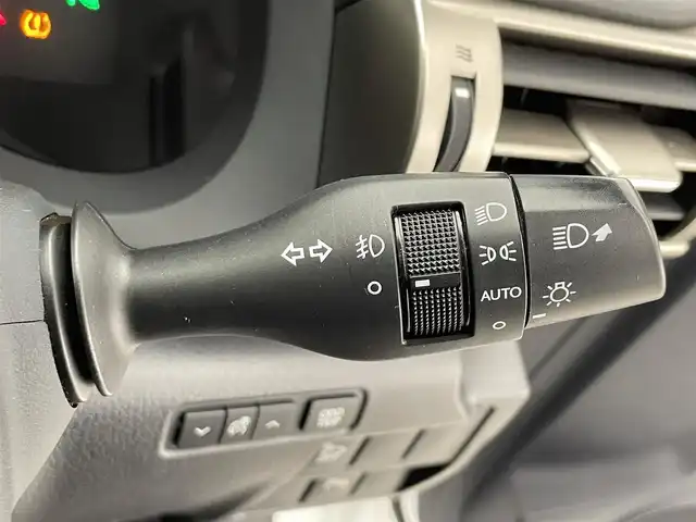 レクサス ＩＳ 300h Fスポーツ 滋賀県 2013(平25)年 6.5万km ホワイトノーヴァガラスフレーク レザーシート/バックカメラ/TRDエアロ/LEDヘッドライト/コーナーセンサー/ドラレコ/クルーズコントロール/パワーシート/シートヒーター/ベンチレーション/純正ナビ/Bluetooth/純正18インチAW