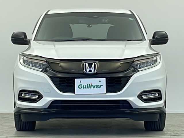 ホンダ ヴェゼル ハイブリッド RS ホンダセンシング 大阪府 2018(平30)年 2.3万km プラチナホワイトパール 純正8インチインターナビ/【フルセグTV/Bluetooth/FM/AM/CD/DVD】/ホンダセンシング/衝突軽減ブレーキ/誤発進抑制装置/車線維持支援システム/アダクティブクルーズコントロール/バックカメラ/ビルトインETC/ハーフレザーシート/D/N席シートヒーター/純正18インチアルミホイール/スマートキー/スペアキー1本/取扱説明書