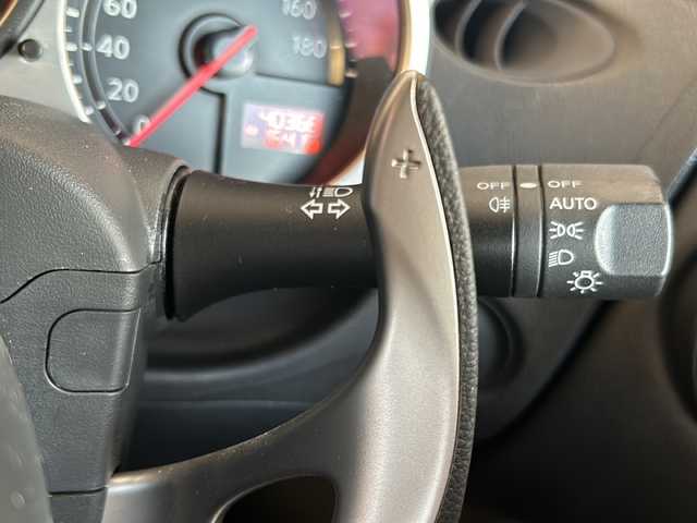 日産 フェアレディ Ｚ バージョンT 静岡県 2010(平22)年 4.1万km ブリリアントホワイトパール 純正メモリナビ/・CD/・DVD/・フルセグＴＶ/・AM/・FM/主要装備/・バックカメラ/・BOSEプレミアムサウンド/・FUJIRSUBIマフラー/・ハーフレザーシート/・シートヒーターD/N席/・パワーシートD/N席/・パドルシフト/・ステリモ/・キセノンヘッドライト/・オートライト/・スマートキー/・プッシュスタート/・純正フロアマット/・純正アルミホイール