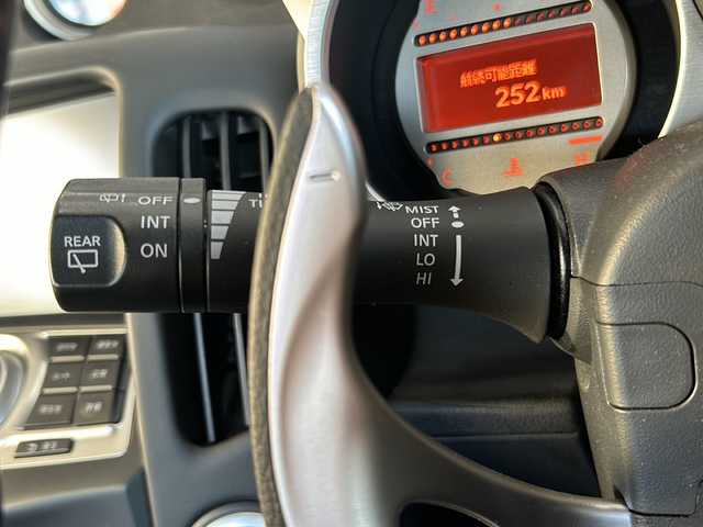 日産 フェアレディ Ｚ バージョンT 静岡県 2010(平22)年 4.1万km ブリリアントホワイトパール 純正メモリナビ/・CD/・DVD/・フルセグＴＶ/・AM/・FM/主要装備/・バックカメラ/・BOSEプレミアムサウンド/・FUJIRSUBIマフラー/・ハーフレザーシート/・シートヒーターD/N席/・パワーシートD/N席/・パドルシフト/・ステリモ/・キセノンヘッドライト/・オートライト/・スマートキー/・プッシュスタート/・純正フロアマット/・純正アルミホイール