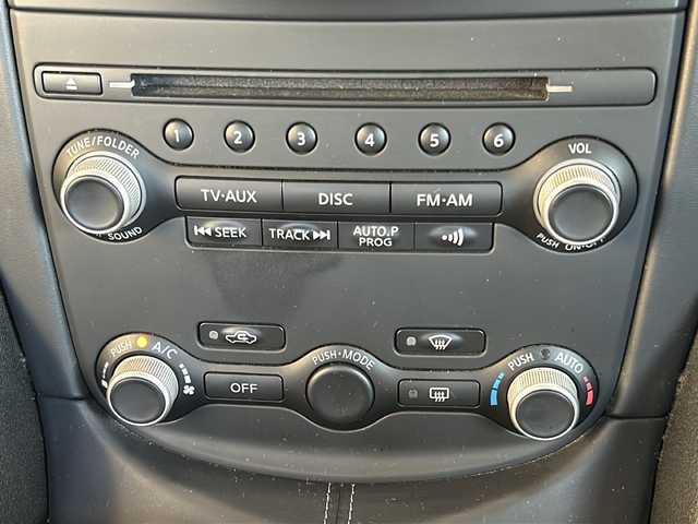 日産 フェアレディ Ｚ バージョンT 静岡県 2010(平22)年 4.1万km ブリリアントホワイトパール 純正メモリナビ/・CD/・DVD/・フルセグＴＶ/・AM/・FM/主要装備/・バックカメラ/・BOSEプレミアムサウンド/・FUJIRSUBIマフラー/・ハーフレザーシート/・シートヒーターD/N席/・パワーシートD/N席/・パドルシフト/・ステリモ/・キセノンヘッドライト/・オートライト/・スマートキー/・プッシュスタート/・純正フロアマット/・純正アルミホイール