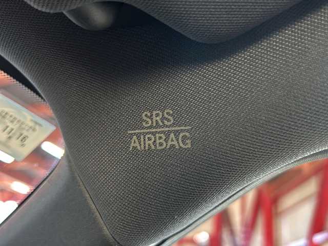 日産 フェアレディ Ｚ バージョンT 静岡県 2010(平22)年 4.1万km ブリリアントホワイトパール 純正メモリナビ/・CD/・DVD/・フルセグＴＶ/・AM/・FM/主要装備/・バックカメラ/・BOSEプレミアムサウンド/・FUJIRSUBIマフラー/・ハーフレザーシート/・シートヒーターD/N席/・パワーシートD/N席/・パドルシフト/・ステリモ/・キセノンヘッドライト/・オートライト/・スマートキー/・プッシュスタート/・純正フロアマット/・純正アルミホイール