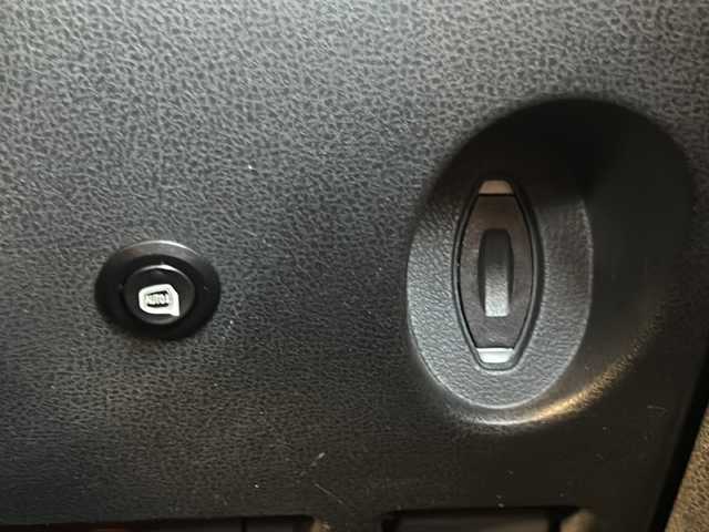 日産 フェアレディ Ｚ バージョンT 静岡県 2010(平22)年 4.1万km ブリリアントホワイトパール 純正メモリナビ/・CD/・DVD/・フルセグＴＶ/・AM/・FM/主要装備/・バックカメラ/・BOSEプレミアムサウンド/・FUJIRSUBIマフラー/・ハーフレザーシート/・シートヒーターD/N席/・パワーシートD/N席/・パドルシフト/・ステリモ/・キセノンヘッドライト/・オートライト/・スマートキー/・プッシュスタート/・純正フロアマット/・純正アルミホイール