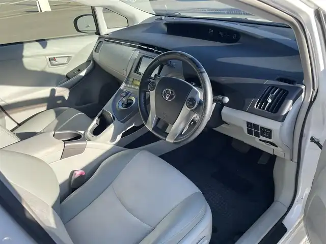 トヨタ プリウス G 長崎県 2012(平24)年 9.3万km ホワイトパールクリスタルシャイン (株)IDOMが運営する【じしゃロン長崎店】の自社ローン対象車両になります。こちらは現金ご利用時の価格です。自社ローンご希望の方は別途その旨お申付け下さい。/・社外ナビ/・フルセグテレビ/・バックカメラ/・クルーズコントロール/・パワーシート/・17インチアルミホイル/・ハーフレザーシート/・ETC/・ドアバイザー