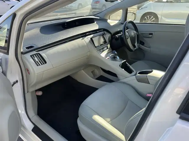 トヨタ プリウス G 長崎県 2012(平24)年 9.3万km ホワイトパールクリスタルシャイン (株)IDOMが運営する【じしゃロン長崎店】の自社ローン対象車両になります。こちらは現金ご利用時の価格です。自社ローンご希望の方は別途その旨お申付け下さい。/・社外ナビ/・フルセグテレビ/・バックカメラ/・クルーズコントロール/・パワーシート/・17インチアルミホイル/・ハーフレザーシート/・ETC/・ドアバイザー