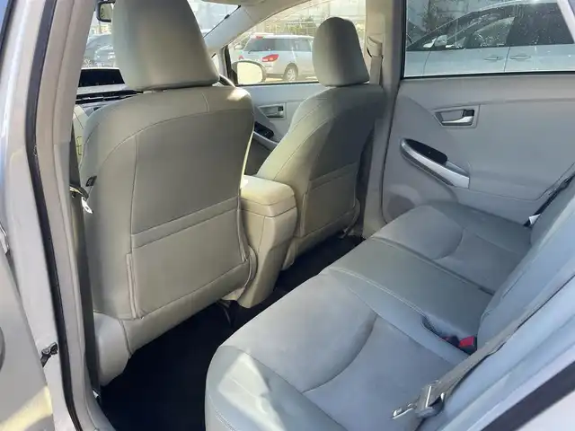 トヨタ プリウス G 長崎県 2012(平24)年 9.3万km ホワイトパールクリスタルシャイン (株)IDOMが運営する【じしゃロン長崎店】の自社ローン対象車両になります。こちらは現金ご利用時の価格です。自社ローンご希望の方は別途その旨お申付け下さい。/・社外ナビ/・フルセグテレビ/・バックカメラ/・クルーズコントロール/・パワーシート/・17インチアルミホイル/・ハーフレザーシート/・ETC/・ドアバイザー