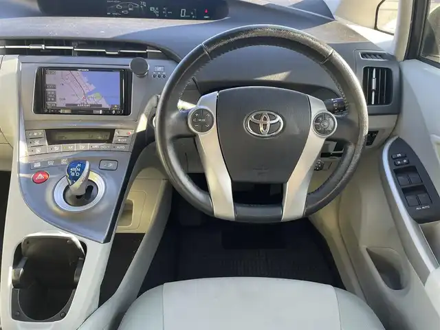 トヨタ プリウス G 長崎県 2012(平24)年 9.3万km ホワイトパールクリスタルシャイン (株)IDOMが運営する【じしゃロン長崎店】の自社ローン対象車両になります。こちらは現金ご利用時の価格です。自社ローンご希望の方は別途その旨お申付け下さい。/・社外ナビ/・フルセグテレビ/・バックカメラ/・クルーズコントロール/・パワーシート/・17インチアルミホイル/・ハーフレザーシート/・ETC/・ドアバイザー