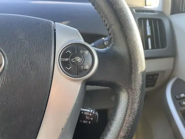 トヨタ プリウス G 長崎県 2012(平24)年 9.3万km ホワイトパールクリスタルシャイン (株)IDOMが運営する【じしゃロン長崎店】の自社ローン対象車両になります。こちらは現金ご利用時の価格です。自社ローンご希望の方は別途その旨お申付け下さい。/・社外ナビ/・フルセグテレビ/・バックカメラ/・クルーズコントロール/・パワーシート/・17インチアルミホイル/・ハーフレザーシート/・ETC/・ドアバイザー