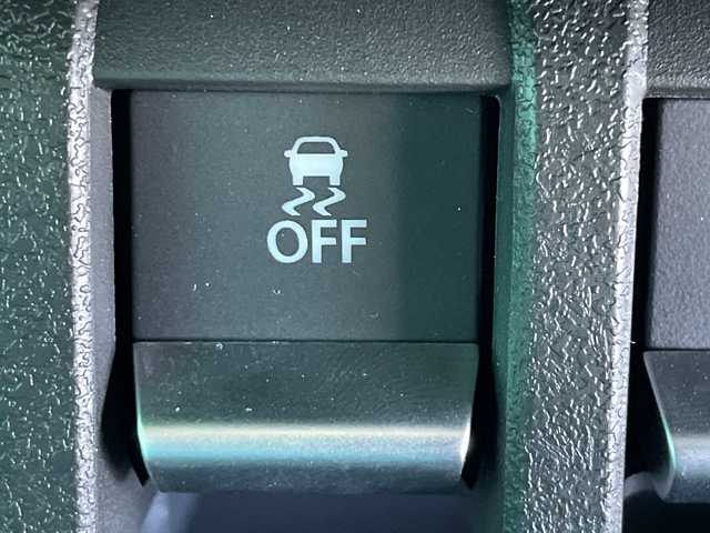 スズキ ジムニー ノマド FC 茨城県 2025(令7)年 0.1千km ベージュ 社外SDナビ/４WD/クリアランスソナー/アイドリングストップ/アダプティブクルーズコントロール/シートヒーター/ダウンヒルアシストコントロール/横滑り防止装置/レーンキープアシスト/オートライト/オートマチックハイビーム/衝突軽減システム/LEDヘッドライト/純正フロアマット/純正15インチアルミホイール/スマートキー