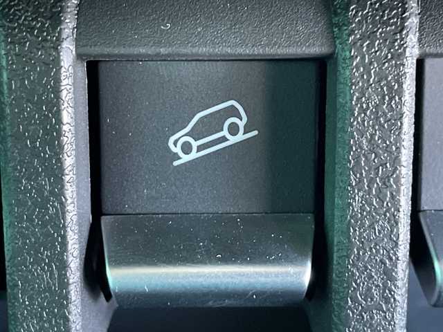 スズキ ジムニー ノマド FC 茨城県 2025(令7)年 0.1千km ベージュ 社外SDナビ/４WD/クリアランスソナー/アイドリングストップ/アダプティブクルーズコントロール/シートヒーター/ダウンヒルアシストコントロール/横滑り防止装置/レーンキープアシスト/オートライト/オートマチックハイビーム/衝突軽減システム/LEDヘッドライト/純正フロアマット/純正15インチアルミホイール/スマートキー