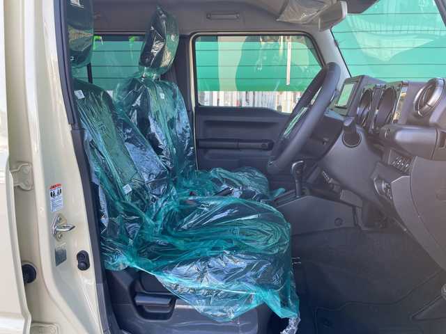 スズキ ジムニー ノマド FC 茨城県 2025(令7)年 0.1千km ベージュ 社外SDナビ/４WD/クリアランスソナー/アイドリングストップ/アダプティブクルーズコントロール/シートヒーター/ダウンヒルアシストコントロール/横滑り防止装置/レーンキープアシスト/オートライト/オートマチックハイビーム/衝突軽減システム/LEDヘッドライト/純正フロアマット/純正15インチアルミホイール/スマートキー