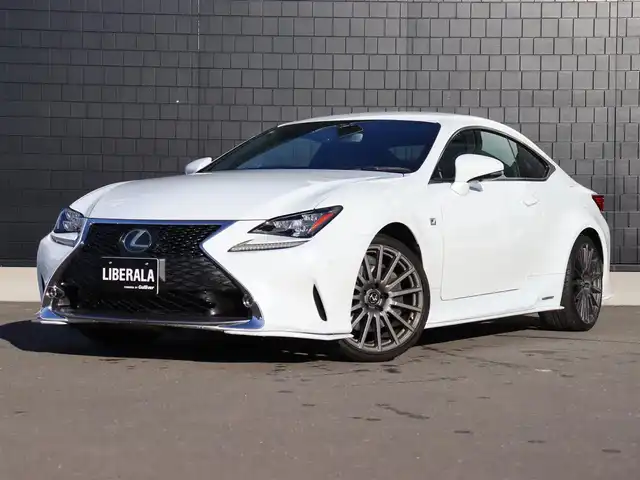 レクサス ＲＣ 300h Fスポーツ 宮城県 2014(平26)年 7.3万km ホワイトノーヴァガラスフレーク 純正ナビ【ＢＴ／ＣＤ／ＤＶＤ／フルセグＴＶ】/３眼ＬＥＤヘッドライト　/ＴＲＤエアロ　/ステアリングヒーター　/レザーシート　/プリクラッシュセーフティー　/レーダークルーズコントロール　/ブラインドスポットモニター/TRD19インチ鍛造AW/TRDマフラー/クリアランスソナー/パドルシフト/前席パワーシート/運転席メモリー付き/前席シートヒーター/前席エアシート/トランクスポイラー/バックカメラ　/純正フロアマット/禁煙車