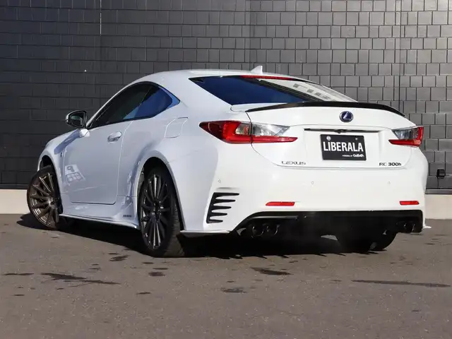 レクサス ＲＣ 300h Fスポーツ 宮城県 2014(平26)年 7.3万km ホワイトノーヴァガラスフレーク 純正ナビ【ＢＴ／ＣＤ／ＤＶＤ／フルセグＴＶ】/３眼ＬＥＤヘッドライト　/ＴＲＤエアロ　/ステアリングヒーター　/レザーシート　/プリクラッシュセーフティー　/レーダークルーズコントロール　/ブラインドスポットモニター/TRD19インチ鍛造AW/TRDマフラー/クリアランスソナー/パドルシフト/前席パワーシート/運転席メモリー付き/前席シートヒーター/前席エアシート/トランクスポイラー/バックカメラ　/純正フロアマット/禁煙車