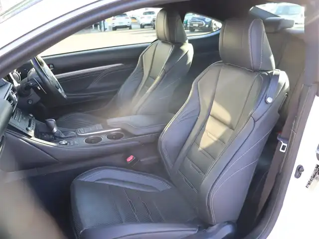 レクサス ＲＣ 300h Fスポーツ 宮城県 2014(平26)年 7.3万km ホワイトノーヴァガラスフレーク 純正ナビ【ＢＴ／ＣＤ／ＤＶＤ／フルセグＴＶ】/３眼ＬＥＤヘッドライト　/ＴＲＤエアロ　/ステアリングヒーター　/レザーシート　/プリクラッシュセーフティー　/レーダークルーズコントロール　/ブラインドスポットモニター/TRD19インチ鍛造AW/TRDマフラー/クリアランスソナー/パドルシフト/前席パワーシート/運転席メモリー付き/前席シートヒーター/前席エアシート/トランクスポイラー/バックカメラ　/純正フロアマット/禁煙車