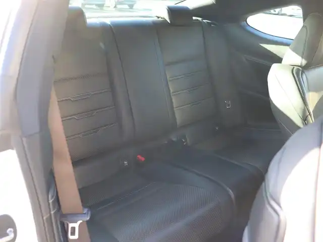 レクサス ＲＣ 300h Fスポーツ 宮城県 2014(平26)年 7.3万km ホワイトノーヴァガラスフレーク 純正ナビ【ＢＴ／ＣＤ／ＤＶＤ／フルセグＴＶ】/３眼ＬＥＤヘッドライト　/ＴＲＤエアロ　/ステアリングヒーター　/レザーシート　/プリクラッシュセーフティー　/レーダークルーズコントロール　/ブラインドスポットモニター/TRD19インチ鍛造AW/TRDマフラー/クリアランスソナー/パドルシフト/前席パワーシート/運転席メモリー付き/前席シートヒーター/前席エアシート/トランクスポイラー/バックカメラ　/純正フロアマット/禁煙車