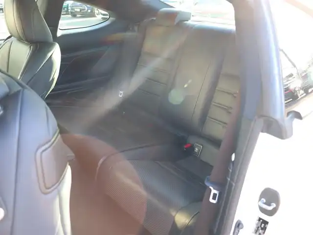 レクサス ＲＣ 300h Fスポーツ 宮城県 2014(平26)年 7.3万km ホワイトノーヴァガラスフレーク 純正ナビ【ＢＴ／ＣＤ／ＤＶＤ／フルセグＴＶ】/３眼ＬＥＤヘッドライト　/ＴＲＤエアロ　/ステアリングヒーター　/レザーシート　/プリクラッシュセーフティー　/レーダークルーズコントロール　/ブラインドスポットモニター/TRD19インチ鍛造AW/TRDマフラー/クリアランスソナー/パドルシフト/前席パワーシート/運転席メモリー付き/前席シートヒーター/前席エアシート/トランクスポイラー/バックカメラ　/純正フロアマット/禁煙車