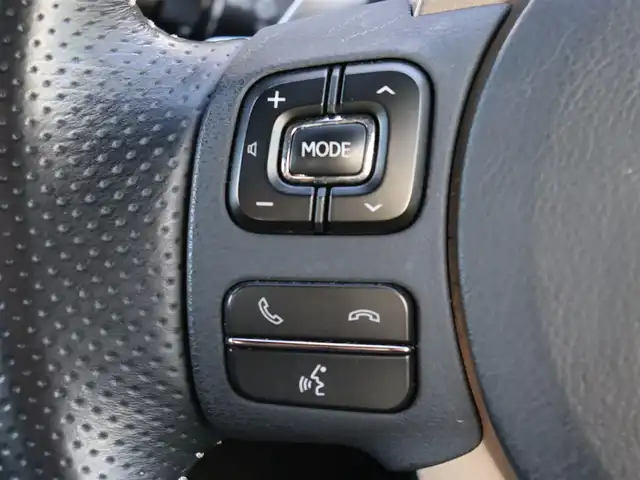 レクサス ＲＣ 300h Fスポーツ 宮城県 2014(平26)年 7.3万km ホワイトノーヴァガラスフレーク 純正ナビ【ＢＴ／ＣＤ／ＤＶＤ／フルセグＴＶ】/３眼ＬＥＤヘッドライト　/ＴＲＤエアロ　/ステアリングヒーター　/レザーシート　/プリクラッシュセーフティー　/レーダークルーズコントロール　/ブラインドスポットモニター/TRD19インチ鍛造AW/TRDマフラー/クリアランスソナー/パドルシフト/前席パワーシート/運転席メモリー付き/前席シートヒーター/前席エアシート/トランクスポイラー/バックカメラ　/純正フロアマット/禁煙車