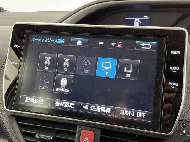 トヨタ ヴォクシー ZS 煌Ⅱ 宮城県 2017(平29)年 5.3万km ホワイトパールクリスタルシャイン 純正12型フリップダウンモニター/Toyota Safety Sense 		/・プリクラッシュセーフティ		/・レーンディパーチャーアラート		/・オートマチックハイビーム		/・先行車発進告知	/純正１０型ナビ/・SD.DVD.CD.BT/フルセグTV/バックカメラ/両側パワースライドドア/ステアリングスイッチ/革巻ステアリング/ビルトインETC2.0/ドライブレコーダー（F）/LEDヘッドライト/LEDフォグランプ/プッシュスタート/スマートキー×２/社外フロアマット/社外15inAW/ワイパーデアイサー/ロールサンシェード/横滑り防止装置/アイドリングストップ/ドアバイザー