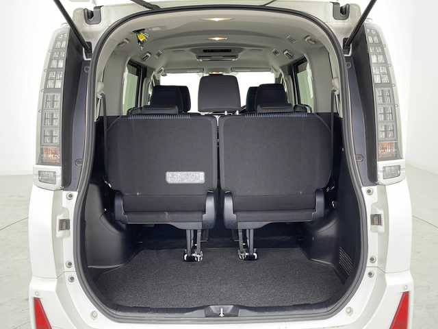 トヨタ ヴォクシー ZS 煌Ⅱ 宮城県 2017(平29)年 5.3万km ホワイトパールクリスタルシャイン 純正12型フリップダウンモニター/Toyota Safety Sense 		/・プリクラッシュセーフティ		/・レーンディパーチャーアラート		/・オートマチックハイビーム		/・先行車発進告知	/純正１０型ナビ/・SD.DVD.CD.BT/フルセグTV/バックカメラ/両側パワースライドドア/ステアリングスイッチ/革巻ステアリング/ビルトインETC2.0/ドライブレコーダー（F）/LEDヘッドライト/LEDフォグランプ/プッシュスタート/スマートキー×２/社外フロアマット/社外15inAW/ワイパーデアイサー/ロールサンシェード/横滑り防止装置/アイドリングストップ/ドアバイザー