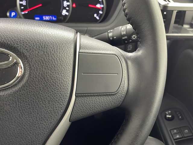 トヨタ ヴォクシー ZS 煌Ⅱ 宮城県 2017(平29)年 5.3万km ホワイトパールクリスタルシャイン 純正12型フリップダウンモニター/Toyota Safety Sense 		/・プリクラッシュセーフティ		/・レーンディパーチャーアラート		/・オートマチックハイビーム		/・先行車発進告知	/純正１０型ナビ/・SD.DVD.CD.BT/フルセグTV/バックカメラ/両側パワースライドドア/ステアリングスイッチ/革巻ステアリング/ビルトインETC2.0/ドライブレコーダー（F）/LEDヘッドライト/LEDフォグランプ/プッシュスタート/スマートキー×２/社外フロアマット/社外15inAW/ワイパーデアイサー/ロールサンシェード/横滑り防止装置/アイドリングストップ/ドアバイザー