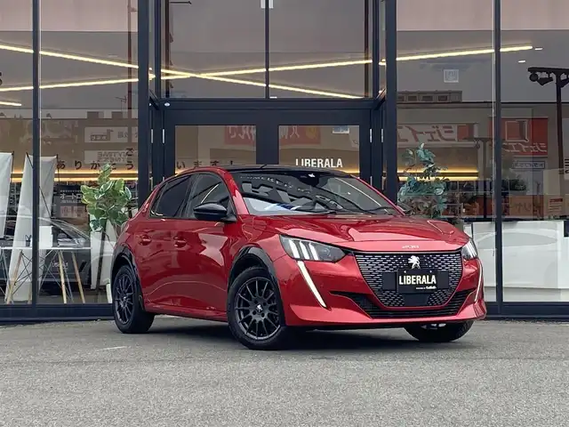 プジョー ２０８ GT 福岡県 2022(令4)年 1.8万km 赤Ⅱ ・アダプティブクルーズコントロール/・USB/Bluetooth/AppleCarPlay/・バック/サイドカメラ/・ハーフレザーシート/シートヒーター/・ETC/・純正16AW/・プッシュスタート/・パーキングアシスト/・アイドリングストップ/・スマートキー/・レーンキープアシスト/・オートライト/・LEDライト/・デジタルインナーミラー/・ディスプレイオーディオ