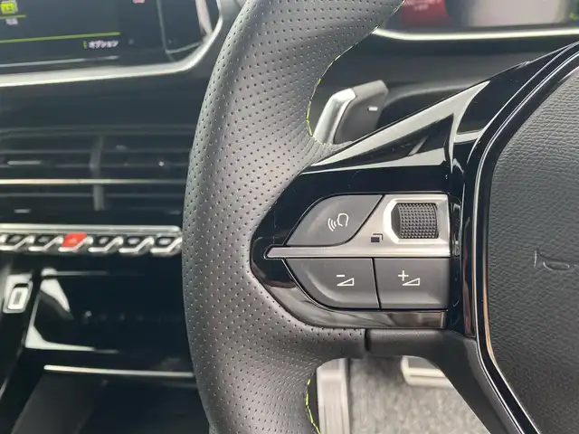 プジョー ２０８ GT 福岡県 2022(令4)年 1.8万km 赤Ⅱ ・アダプティブクルーズコントロール/・USB/Bluetooth/AppleCarPlay/・バック/サイドカメラ/・ハーフレザーシート/シートヒーター/・ETC/・純正16AW/・プッシュスタート/・パーキングアシスト/・アイドリングストップ/・スマートキー/・レーンキープアシスト/・オートライト/・LEDライト/・デジタルインナーミラー/・ディスプレイオーディオ