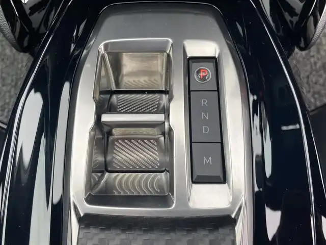 プジョー ２０８ GT 福岡県 2022(令4)年 1.8万km 赤Ⅱ ・アダプティブクルーズコントロール/・USB/Bluetooth/AppleCarPlay/・バック/サイドカメラ/・ハーフレザーシート/シートヒーター/・ETC/・純正16AW/・プッシュスタート/・パーキングアシスト/・アイドリングストップ/・スマートキー/・レーンキープアシスト/・オートライト/・LEDライト/・デジタルインナーミラー/・ディスプレイオーディオ