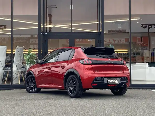 プジョー ２０８ GT 福岡県 2022(令4)年 1.8万km 赤Ⅱ ・アダプティブクルーズコントロール/・USB/Bluetooth/AppleCarPlay/・バック/サイドカメラ/・ハーフレザーシート/シートヒーター/・ETC/・純正16AW/・プッシュスタート/・パーキングアシスト/・アイドリングストップ/・スマートキー/・レーンキープアシスト/・オートライト/・LEDライト/・デジタルインナーミラー/・ディスプレイオーディオ