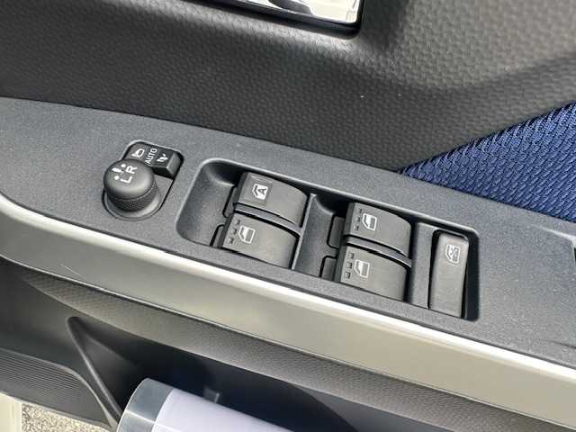 トヨタ ルーミー カスタムG 大阪府 2020(令2)年 1.4万km パールホワイトⅢ ナビ　/地デジ　/Ｂｌｕｅｔｏｏｔｈ　/バックカメラ　/両側パワースライドドア　/クルーズコントロール　/ＬＥＤヘッドライト　/オートハイビーム　/衝突軽減ブレーキ　/前後ドライブレコーダー　/ビルトインＥＴＣ　/マット