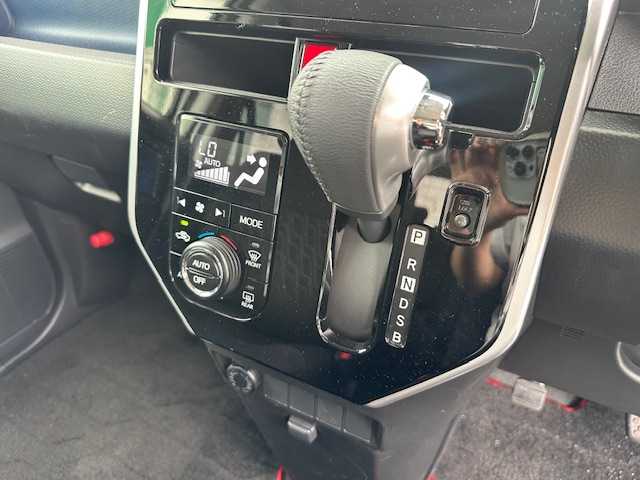トヨタ ルーミー カスタムG 大阪府 2020(令2)年 1.4万km パールホワイトⅢ ナビ　/地デジ　/Ｂｌｕｅｔｏｏｔｈ　/バックカメラ　/両側パワースライドドア　/クルーズコントロール　/ＬＥＤヘッドライト　/オートハイビーム　/衝突軽減ブレーキ　/前後ドライブレコーダー　/ビルトインＥＴＣ　/マット