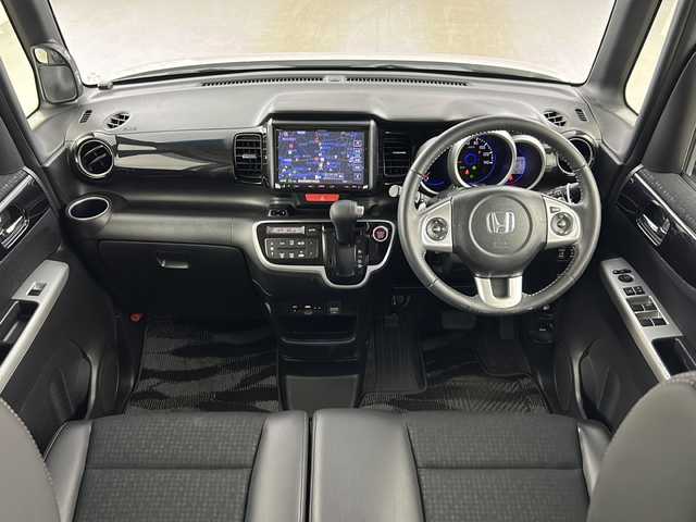 ホンダ Ｎ ＢＯＸ カスタム G ターボ Lパッケージ 愛知県 2016(平28)年 7.9万km プレミアムホワイトパールⅡ 禁煙車/8インチメモリナビ/（CD/DVD/Bluetooth/フルセグTV）/バックカメラ/ETC/両側パワースライドドア/パドルシフト/純正15インチアルミホイール/LEDヘッドライト/横滑り防止装置/スマートキー/プッシュスタート/フロアマット