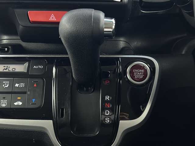 ホンダ Ｎ ＢＯＸ カスタム G ターボ Lパッケージ 愛知県 2016(平28)年 7.9万km プレミアムホワイトパールⅡ 禁煙車/8インチメモリナビ/（CD/DVD/Bluetooth/フルセグTV）/バックカメラ/ETC/両側パワースライドドア/パドルシフト/純正15インチアルミホイール/LEDヘッドライト/横滑り防止装置/スマートキー/プッシュスタート/フロアマット
