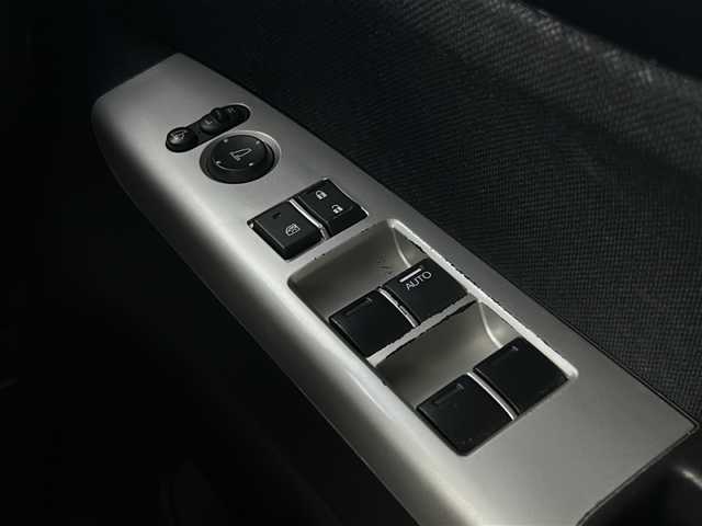 ホンダ Ｎ ＢＯＸ カスタム G ターボ Lパッケージ 愛知県 2016(平28)年 7.9万km プレミアムホワイトパールⅡ 禁煙車/8インチメモリナビ/（CD/DVD/Bluetooth/フルセグTV）/バックカメラ/ETC/両側パワースライドドア/パドルシフト/純正15インチアルミホイール/LEDヘッドライト/横滑り防止装置/スマートキー/プッシュスタート/フロアマット
