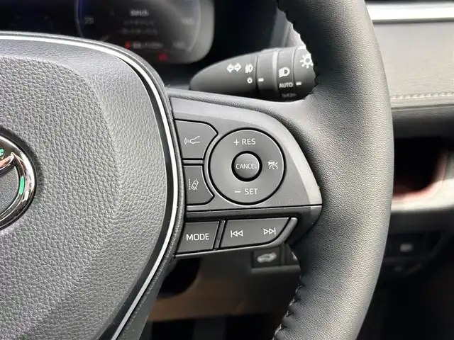 トヨタ ＲＡＶ４ G 宮城県 2025(令7)年 0.1万km未満 アティチュードブラックマイカ パノラマムーンルーフ/デジタルインナーミラー/スペアタイヤ/＝＝＝/TRDエアロ（F/S/R）/セーフティセンス/・プリクラッシュセーフティ/・レーントレーシングアシスト/・レーダークルーズコントロール/・オートマチックハイビーム/・ロードサインアシスト/・カーブ速度抑制機能/・ドライバー異常時対応システム/・横断歩行者検知機能/・低速時加速抑制機能/・緊急時操舵支援/先行車発進告知機能/パーキングサポートブレーキ（前後静止物/後方接近車両）/ブラインドスポットモニター/10.5インチディスプレイオーディオ/・ナビ機能/・フルセグTV/・Bluetooth/・AppleCarPlay/AndroidAuto/パノラミックビューモニター/ビルトインETC2.0/パワーバックドア/合皮シート/メモリー機能付パワーシート/シートヒーター/ベンチレーション/ステアリングヒーター/電動パーキングブレーキ/ブレーキホールド/LEDヘッドランプ/フォグランプ/ルーフレール/純正18インチAW/W/サイド/カーテンエアバッグ