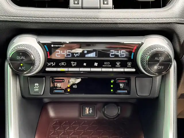 トヨタ ＲＡＶ４ G 宮城県 2025(令7)年 0.1万km未満 アティチュードブラックマイカ パノラマムーンルーフ/デジタルインナーミラー/スペアタイヤ/＝＝＝/TRDエアロ（F/S/R）/セーフティセンス/・プリクラッシュセーフティ/・レーントレーシングアシスト/・レーダークルーズコントロール/・オートマチックハイビーム/・ロードサインアシスト/・カーブ速度抑制機能/・ドライバー異常時対応システム/・横断歩行者検知機能/・低速時加速抑制機能/・緊急時操舵支援/先行車発進告知機能/パーキングサポートブレーキ（前後静止物/後方接近車両）/ブラインドスポットモニター/10.5インチディスプレイオーディオ/・ナビ機能/・フルセグTV/・Bluetooth/・AppleCarPlay/AndroidAuto/パノラミックビューモニター/ビルトインETC2.0/パワーバックドア/合皮シート/メモリー機能付パワーシート/シートヒーター/ベンチレーション/ステアリングヒーター/電動パーキングブレーキ/ブレーキホールド/LEDヘッドランプ/フォグランプ/ルーフレール/純正18インチAW/W/サイド/カーテンエアバッグ