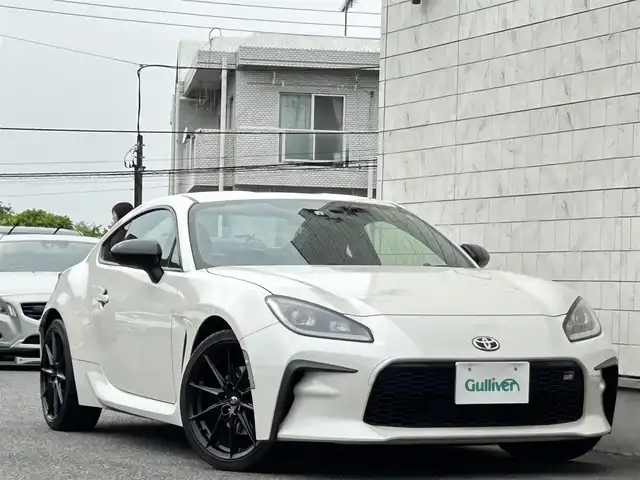 トヨタ ＧＲ８６ RZ 埼玉県 2022(令4)年 2.3万km クリスタルホワイトパール ワンオーナー/6MTモデル/純正ナビTV/CD/DVD/Bluetooth/バックカメラ/専用ハーフレザーシート/専用18インチアルミホイール/専用GRフロアマット/D/N席シートヒーター/LEDヘッドライト/スマートキー/プッシュスタート/FRドライブレコーダー/ETC/新車保証書/取扱説明書
