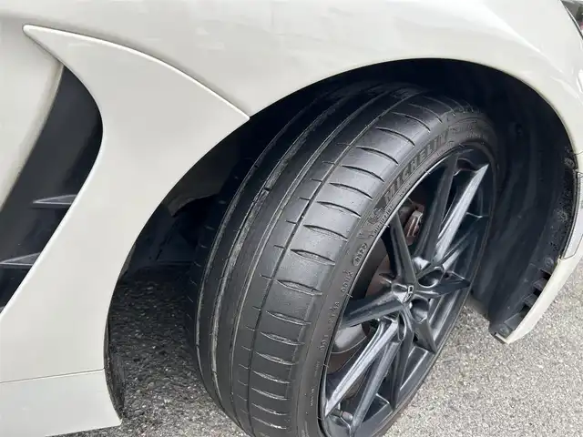 トヨタ ＧＲ８６ RZ 埼玉県 2022(令4)年 2.3万km クリスタルホワイトパール ワンオーナー/6MTモデル/純正ナビTV/CD/DVD/Bluetooth/バックカメラ/専用ハーフレザーシート/専用18インチアルミホイール/専用GRフロアマット/D/N席シートヒーター/LEDヘッドライト/スマートキー/プッシュスタート/FRドライブレコーダー/ETC/新車保証書/取扱説明書