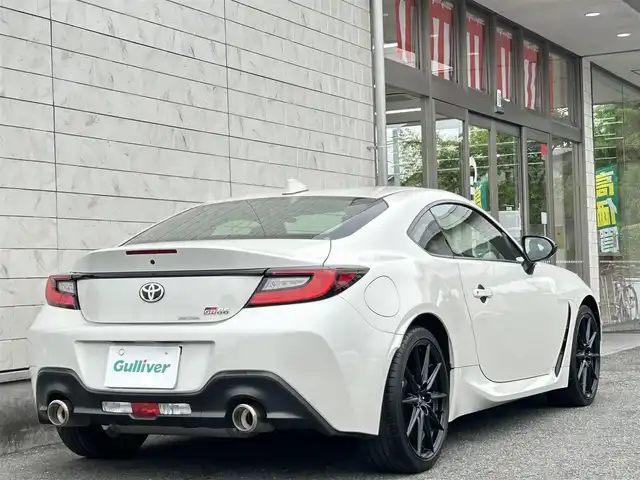 トヨタ ＧＲ８６ RZ 埼玉県 2022(令4)年 2.3万km クリスタルホワイトパール ワンオーナー/6MTモデル/純正ナビTV/CD/DVD/Bluetooth/バックカメラ/専用ハーフレザーシート/専用18インチアルミホイール/専用GRフロアマット/D/N席シートヒーター/LEDヘッドライト/スマートキー/プッシュスタート/FRドライブレコーダー/ETC/新車保証書/取扱説明書