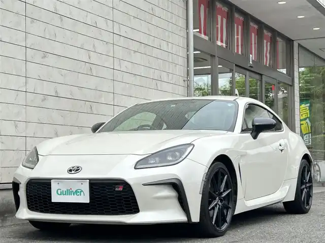 トヨタ ＧＲ８６ RZ 埼玉県 2022(令4)年 2.3万km クリスタルホワイトパール ワンオーナー/6MTモデル/純正ナビTV/CD/DVD/Bluetooth/バックカメラ/専用ハーフレザーシート/専用18インチアルミホイール/専用GRフロアマット/D/N席シートヒーター/LEDヘッドライト/スマートキー/プッシュスタート/FRドライブレコーダー/ETC/新車保証書/取扱説明書