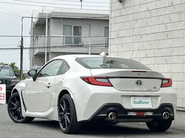 トヨタ ＧＲ８６ RZ 埼玉県 2022(令4)年 2.3万km クリスタルホワイトパール ワンオーナー/6MTモデル/純正ナビTV/CD/DVD/Bluetooth/バックカメラ/専用ハーフレザーシート/専用18インチアルミホイール/専用GRフロアマット/D/N席シートヒーター/LEDヘッドライト/スマートキー/プッシュスタート/FRドライブレコーダー/ETC/新車保証書/取扱説明書