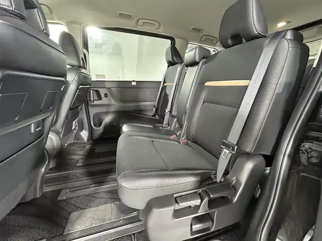 日産 セレナ ハイウェイスター V 佐賀県 2023(令5)年 4.7万km ダイヤモンドブラック 純正１２．３インチナビ　/フルセグ　/アラウンドビューモニター　/インテリジェントルームミラー　/両側パワースライドドア　/ハンズフリーオートスライドドア　/プロパイロット　/ハンドル支援/衝突被害軽減装置/レーンキープアシスト/置くだけ充電　/アップルカープレイ/アンドロイドオート/パドルシフト/純正アルミホイール/ビルトインETC2.0