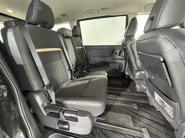 日産 セレナ ハイウェイスター V 佐賀県 2023(令5)年 4.7万km ダイヤモンドブラック 純正１２．３インチナビ　/フルセグ　/アラウンドビューモニター　/インテリジェントルームミラー　/両側パワースライドドア　/ハンズフリーオートスライドドア　/プロパイロット　/ハンドル支援/衝突被害軽減装置/レーンキープアシスト/置くだけ充電　/アップルカープレイ/アンドロイドオート/パドルシフト/純正アルミホイール/ビルトインETC2.0