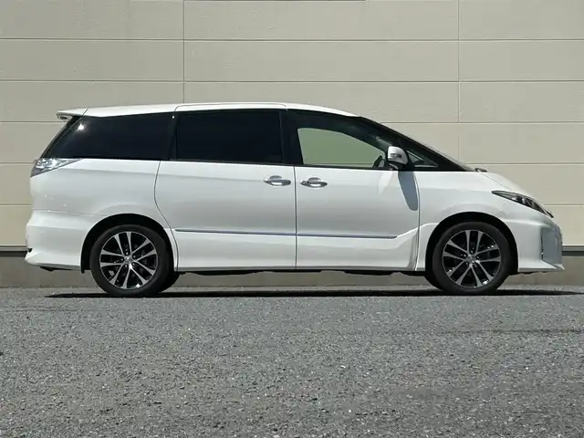 トヨタ エスティマ アエラス レザーパッケージ 茨城県 2015(平27)年 6.9万km ホワイトパールクリスタルシャイン プッシュスタート/MT付きAT/スマートキー/Wエアコン/クルーズコントロール/SDナビ（DVD再生機能あり）/フルセグTV/ビルトインETC/carrozzeriaフリップダウンモニター/格納式サードシート/D席パワーシート/純正フロアマット/両側パワースライドドア/純正アルミホイル/前後クリアランスソナー/オートライト/Wエアバック