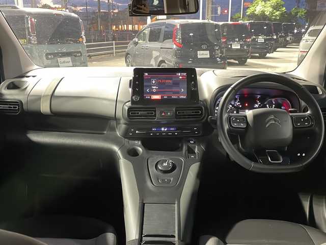 シトロエン ベルランゴ シャイン 山口県 2021(令3)年 4.2万km サーブル 衝突軽減B /BSM /レーンアシスト　/インテリジェントハイビーム　/パーキングセンサー　/ディスプレイオーディオ　/全方位カメラ　/ステアリングスイッチ  /パドルシフト  /純正ブラック16インチAW/スマートキー  /スペアキー  /保証書　