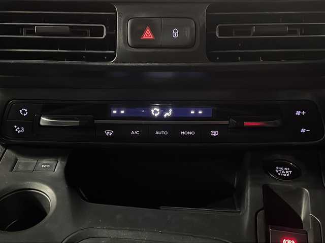 シトロエン ベルランゴ シャイン 山口県 2021(令3)年 4.2万km サーブル 衝突軽減B /BSM /レーンアシスト　/インテリジェントハイビーム　/パーキングセンサー　/ディスプレイオーディオ　/全方位カメラ　/ステアリングスイッチ  /パドルシフト  /純正ブラック16インチAW/スマートキー  /スペアキー  /保証書　