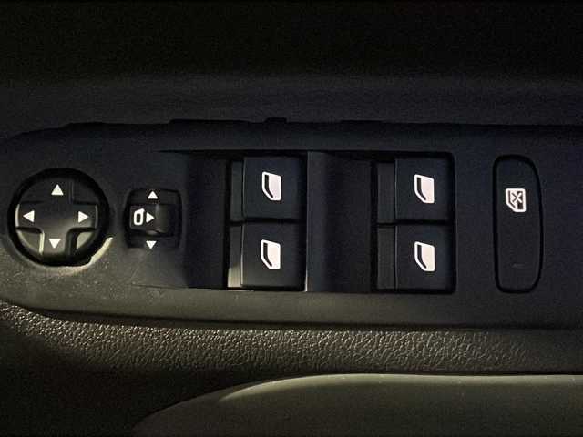 シトロエン ベルランゴ シャイン 山口県 2021(令3)年 4.2万km サーブル 衝突軽減B /BSM /レーンアシスト　/インテリジェントハイビーム　/パーキングセンサー　/ディスプレイオーディオ　/全方位カメラ　/ステアリングスイッチ  /パドルシフト  /純正ブラック16インチAW/スマートキー  /スペアキー  /保証書　