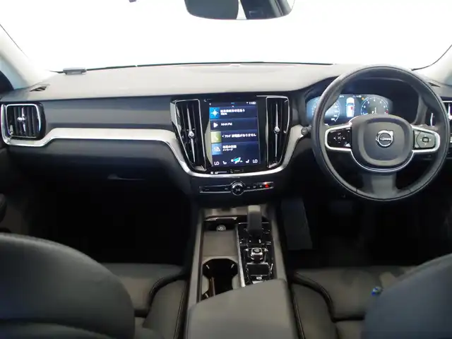 ボルボ Ｖ６０ クロスカントリー B5 AWD 岐阜県 2021(令3)年 2.9万km 黒 City Safety（衝突回避被害軽減ブレーキシステム）/歩行者、サイクリスト、大型動物検知機能（夜間含む）/右折時対向車検知機能/対向車対応機能/ステアリングサポート（衝突回避支援機能）/オンカミングレーンミティゲーション（対向車線衝突回避支援）/レーンキーピングエイド/ドライバーアラートコントロール/ロードサインインフォメーション/道路逸脱回避支援機能/車線維持支援機能/アダプティブクルーズコントロール）/後車衝突回避支援機能付ブラインドスポットインフォメーションシステム）/クロストラフィックアラート/被追突時警告機能/クライメートパッケージ　/フロントシートヒーター　/ステアリングホイールヒーター　 /リアシートヒーター　/パワーシートパッケージ/助手席パワーシート/助手席シートメモリー機能  /電動クッションエクステンション　/電動ランバーサポート /４ゾーンフルオートマチックエアコンディショナー/３６０度ビューカメラ　/フルアクティブハイビーム　/フルセグＴＶ　/ＨＤＤナビゲーションシステム/Bluetooth/Apple CarPlay、Android Auto