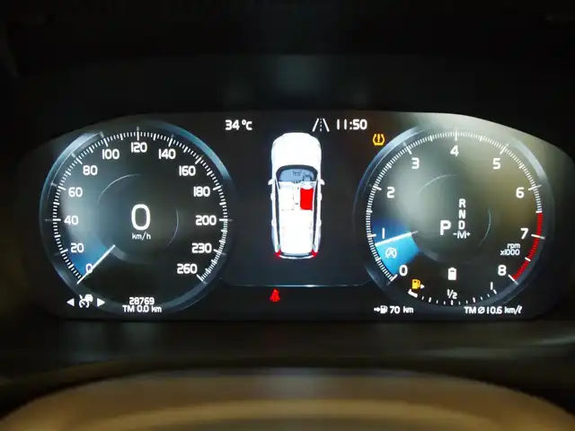 ボルボ Ｖ６０ クロスカントリー B5 AWD 岐阜県 2021(令3)年 2.9万km 黒 City Safety（衝突回避被害軽減ブレーキシステム）/歩行者、サイクリスト、大型動物検知機能（夜間含む）/右折時対向車検知機能/対向車対応機能/ステアリングサポート（衝突回避支援機能）/オンカミングレーンミティゲーション（対向車線衝突回避支援）/レーンキーピングエイド/ドライバーアラートコントロール/ロードサインインフォメーション/道路逸脱回避支援機能/車線維持支援機能/アダプティブクルーズコントロール）/後車衝突回避支援機能付ブラインドスポットインフォメーションシステム）/クロストラフィックアラート/被追突時警告機能/クライメートパッケージ　/フロントシートヒーター　/ステアリングホイールヒーター　 /リアシートヒーター　/パワーシートパッケージ/助手席パワーシート/助手席シートメモリー機能  /電動クッションエクステンション　/電動ランバーサポート /４ゾーンフルオートマチックエアコンディショナー/３６０度ビューカメラ　/フルアクティブハイビーム　/フルセグＴＶ　/ＨＤＤナビゲーションシステム/Bluetooth/Apple CarPlay、Android Auto